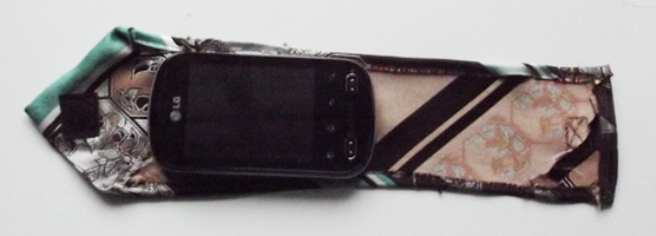 The easy upcycled necktie phone case