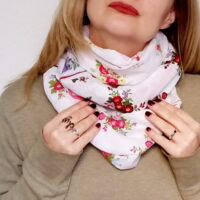 DIY vintage hankie patchwork circle scarf tutorial
