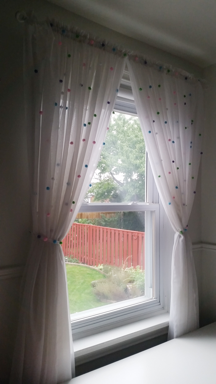 No sew DIY pompom curtains
