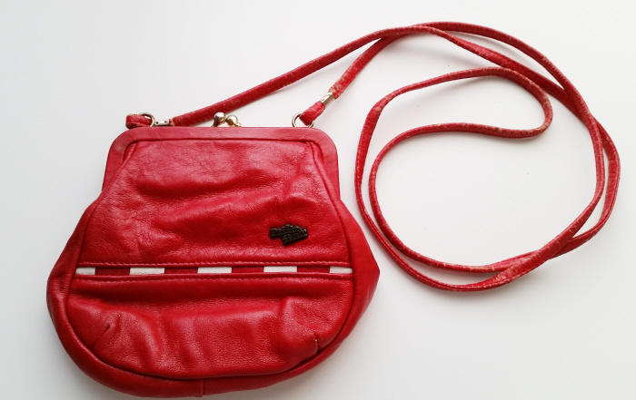 2 easy ways to recover a vintage bag strap
